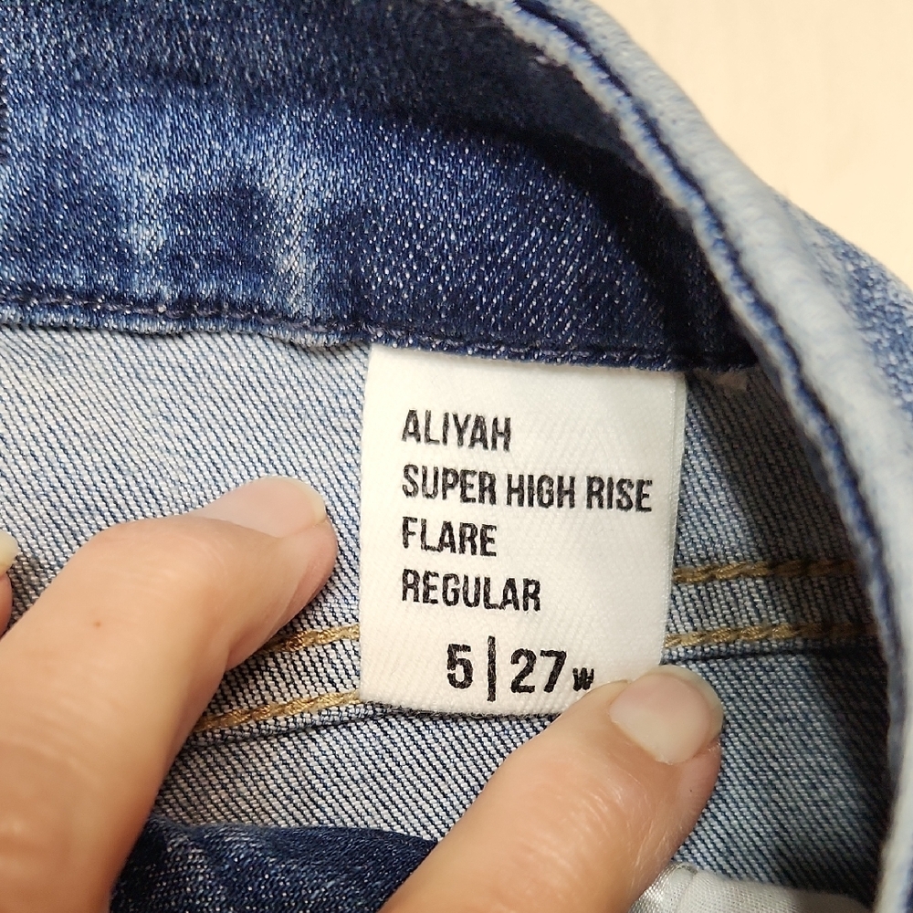 NWOT Eunina Stretch Aliyah Flares - 27 - Picture 8 of 11